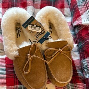 Luxe Womans Slippers/Shoes- Tan and Cream